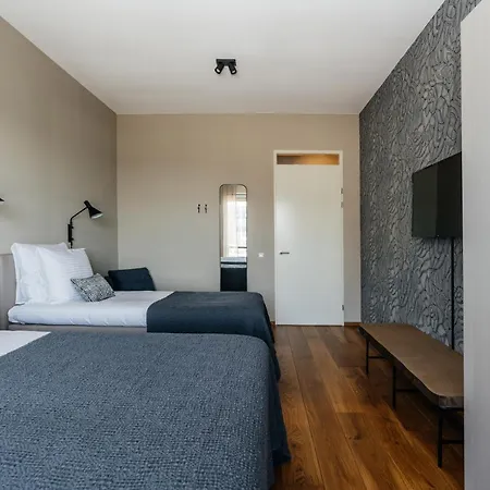 Bizstay Harbour Iv Apartment
