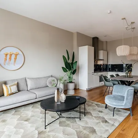 Bizstay Harbour Iv Apartment