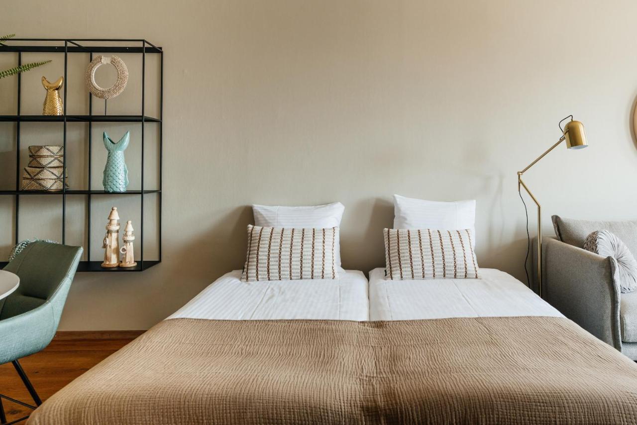 Bizstay Harbour Iv Apartment